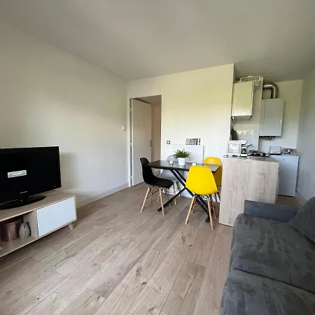 2 Pieces En Rez De Jardin Avec Parking Et Piscine Apartment *
